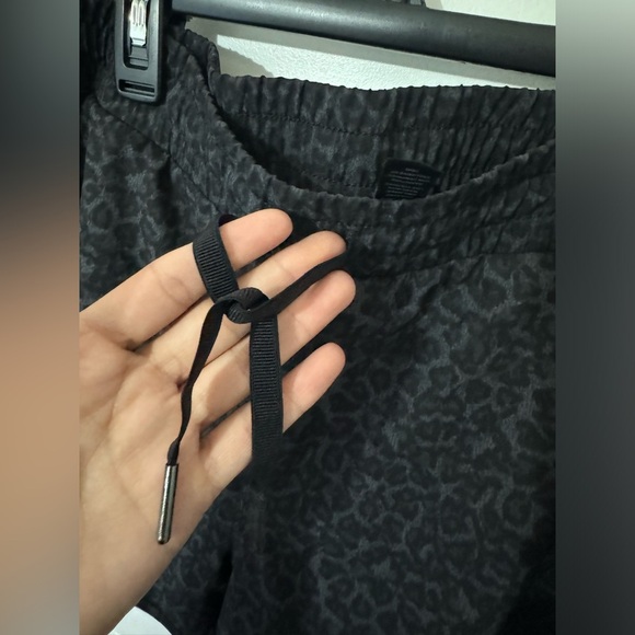 Athletic shorts - Picture 7 of 7